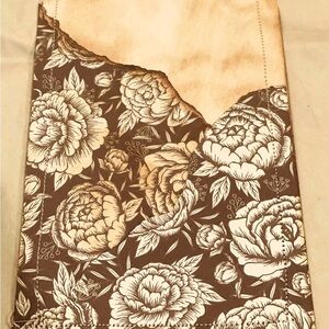 4 Pcs Single Sewn Distressed Pockets Journaling Scrapbooking Floral Paper Brown